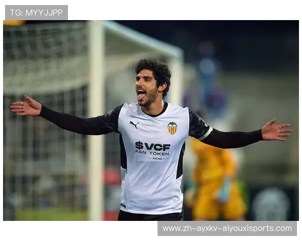 西甲赛程战术解读 豪门如何根据对手调整阵型策略